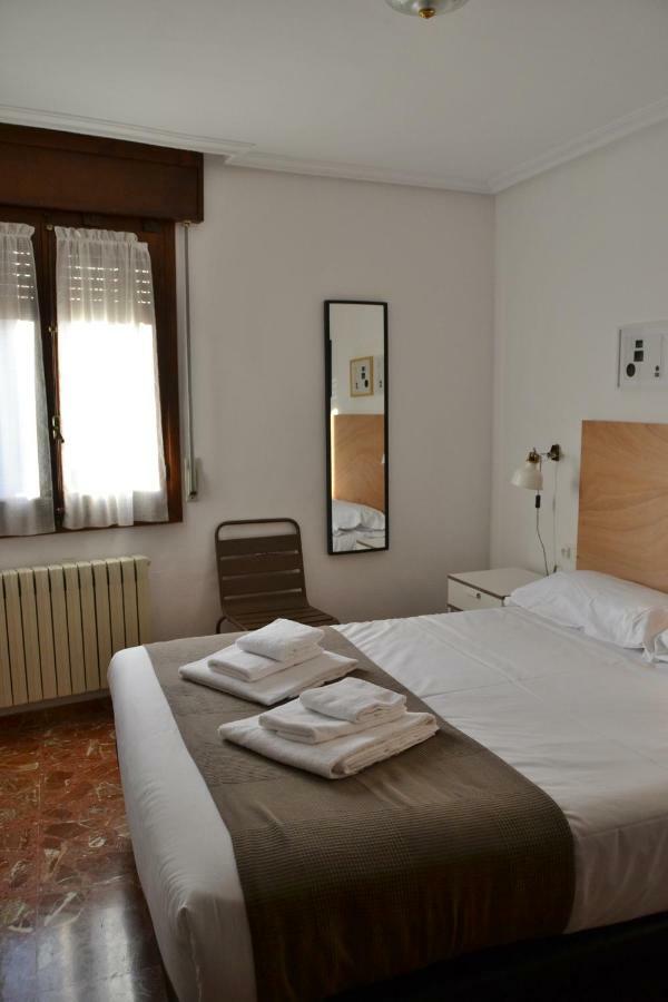 Tres Puentes Anguiano Apartamentos&Habitaciones Bagian luar foto